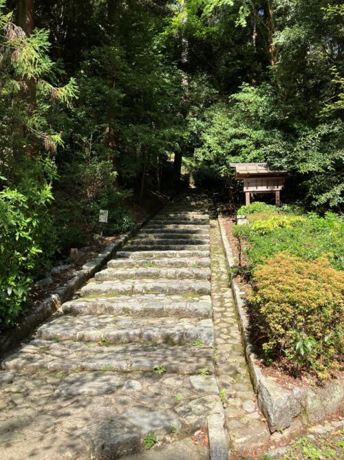 後村上天皇陵へ行くための階段